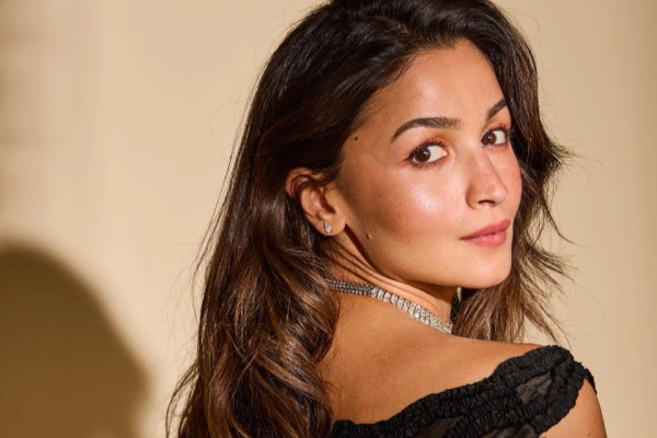 किन सामाजिक सञ्जाल छोड्न चाहन्छिन् आलिया ?